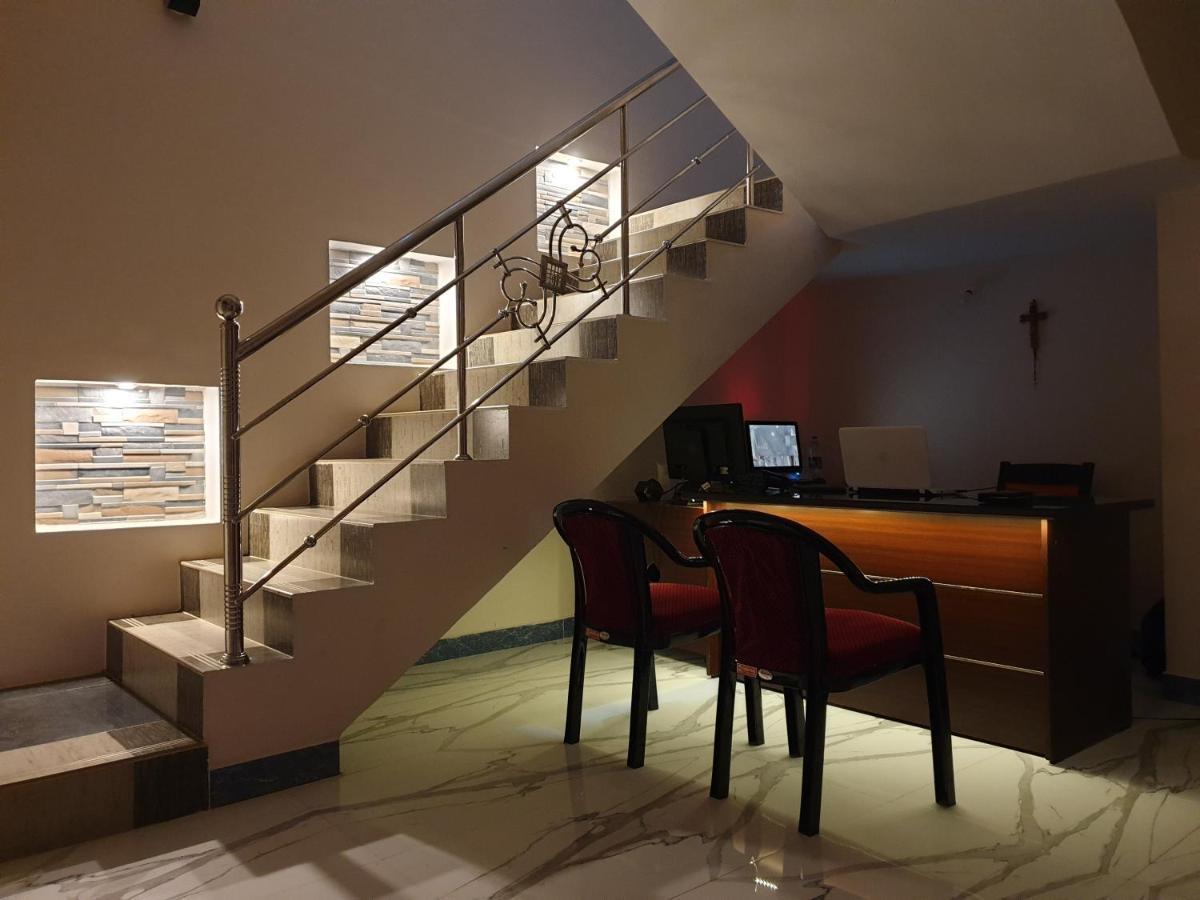 Mount Zion Holidays Hotel Kuttālam Екстериор снимка