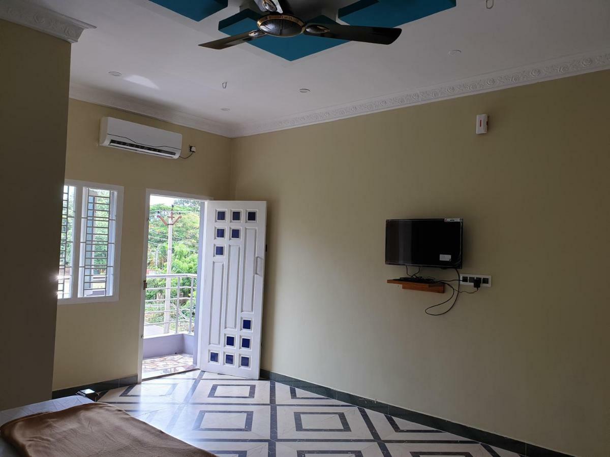 Mount Zion Holidays Hotel Kuttālam Екстериор снимка